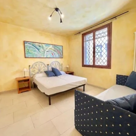 Sole Con Piscina Vista Mare Villa